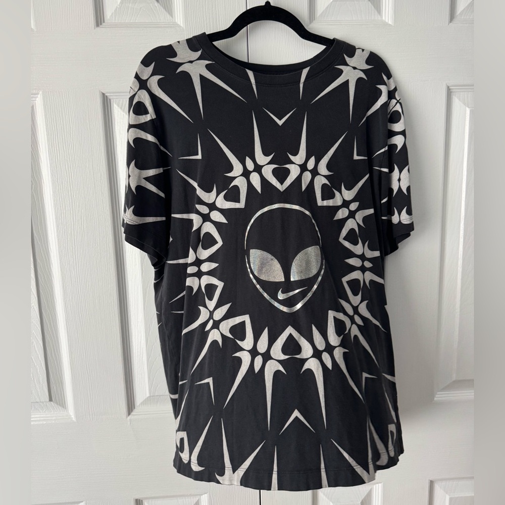 Nike Black Alien Graphic Tee Men’s L Holographic Print